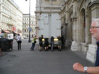 2016.09.16 Pretending as helping to push the truck into the building of the Vienna State Opera (Wiener Staatsoper).