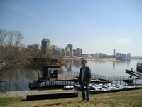 2017.04.29 In Kazan (Tatarstan, Russia) at the pier of the Kazanka river and with the latter in the background.