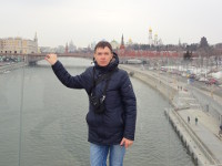 2018.03.26 The Floating Bridge let me hold the Big Moskvoretsky one. 😊