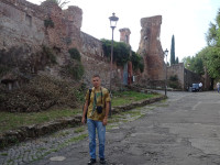 2019.10.03 Around ancient Roman ruins on the Palatine Hill – the central one of the 7 main hills of Rome.