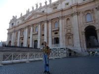 2019.10.03 Against the background of Saint Peter's Basilica (Basilica di San Pietro), right view.