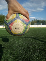 2021.05.26 How I trained my finger strength in football, side view, size 5 ball.