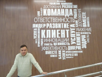 2021.11.13 A circle of smart and important words on a wall of “SberUniversity”, I am smiling at the idea.