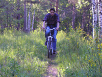 2004-06-12. Велопрогулка по лесной тропинке.