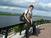 2014-06-13. Вид на Волгу в Нижнем Новгороде и канатную дорогу через неё в Бор.