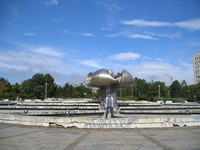 2016-09-19. Фонтан Дружбы (Fontána Družba) нашего и (чехо)словацкого народа в Братиславе в таком же запущенном состоянии, как и сама дружба. :-(