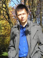 2016-10-02. Уже ставшее традиционной фотография в пальто в осеннем парке (3-й год подряд).