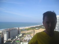 2017-06-03. Вид с 19-го этажа гостиницы Aloha Oceanfront Suite Resort на бухту Чистой воды и Южно-Китайское море.