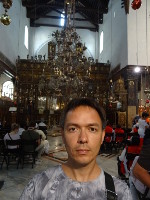 2018-09-08. Перед алтарём в Базилике Рождества Христова – церковью над местом рождения Иисуса Христа в Вифлееме.