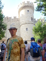 2019-06-01. Я, Великий :-), и дворец Великих магистров на Родосе.