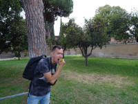 2019-10-05. Как узнать руссо туристо в Апельсиновом саду (Giardino degli Aranci) Рима? ;-)