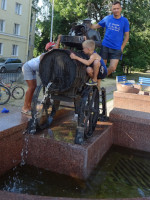 2021-07-11. Юные водовозы Кронштадта. 😊