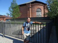 2021-07-12. У забора, ограждающего какие-то технические элементы Новой Голландии.
