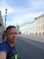 2021-07-13. Питер бьёт мои рекорды по количеству автофото, на этот раз потому что на Невском проспекте с домом Зингера – «В контакте».
