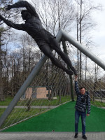 2022-04-30. The creator(s) of this sculpture of the great Soviet goalkeeper Lev Yashin (at the Central Stadium of “Dynamo” in Moscow) clearly overreached with the ratio of the size of the gate and the goalkeeper and the trajectory of the latter's jump. 🤪