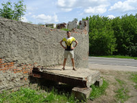 2022-06-10. Hands on my hips as I am the lord of all ruins 😁, including the Murom ones (the Vladimir region, Russia)!