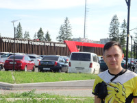 2022-06-10. Here, against the background of the Viktor Losev football stadium in Murom, I didn't know that the legendary football player, a native of Murom, after whom the stadium is named, is alive and well, and I will take a picture with him in the 2 next years. 😮