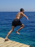 2022-08-20. Jumping into the beautiful waters of the Red Sea in Hurghada (Egypt) from a running start and with an incomprehensible aerobatic figure. 😁