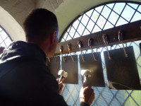 2022-09-11. I am trying my hands at the profession of bell ringer of the Savior Transfiguration Male Monastery (Murom, Vladimir region, Russia): 2 small hammers hit small metal plates, a kind of metallophone+.
