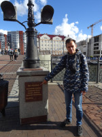 2022-10-09. When I was in Kaliningrad, at this Jubilee Bridge (2005, in honor of the 750th anniversary of the city), which, of course, is not the Golden Jubilee Bridges (2002) in London, but is close to me for another reason 😉, I did not notice the traffic light. 🤔