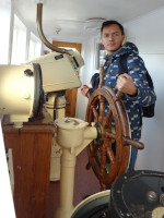 2022-10-09. Allow me to introduce myself: the helmsman of the medium fishing trawler SRT-129! 🫡