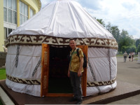 2023-06-17. Как «киргиз» с 8-летним стажем не мог не сфотографироваться с «родным домом» – киргизской юртой на ВДНХ.