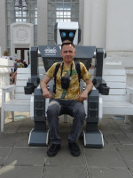 2023-06-17. Раз роботы пока не спешат захватывать наш мир 😁, я использую одного из них для службы мне, «кожаному мешку», в качестве кресла. 😛