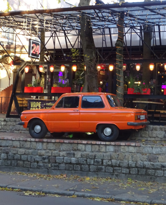 «Запорожец»-скалолаз (г. Калининград)