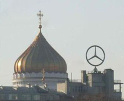 Church vs. Mercedes Benz (Moscow, Russia)