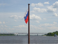 День, река, флагшток и чайка