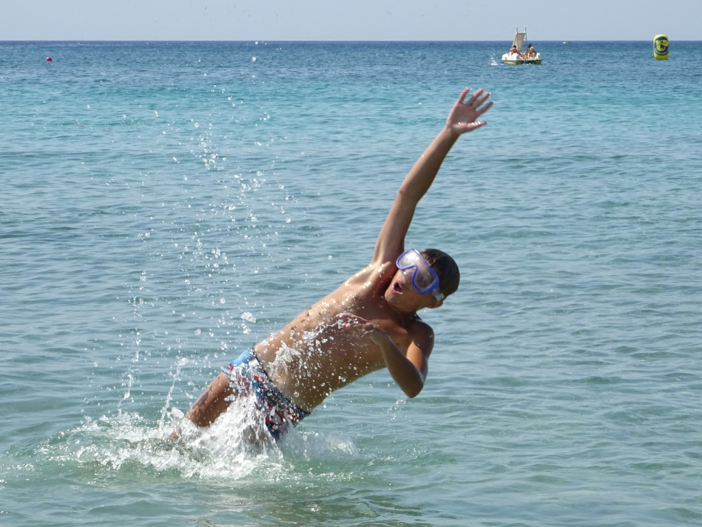 Reach the Catamaran!