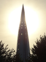 Осколок стекла на закате