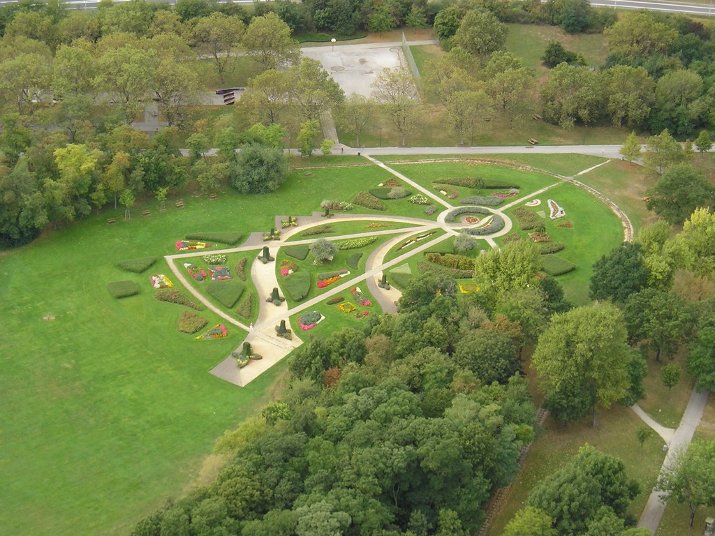 “Treble Clef” in the Danube Park