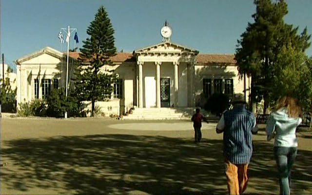 Кипрская деревушка Лефкара в телесериале «Три полуграции» (2006)