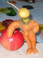 Хочешь стать таким здоровым? Кушай яблоко с морковой! :-) 
© Моя жена Юлия