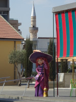 Немусульманская охранительница мечети