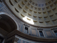 Солнечная дырка Пантеона