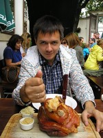 /201.60.91 The true Austrian (German) pork knuckle (Eisbein) of huge size!.. 😮