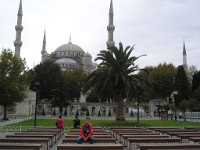 2017.09.30 На площади перед Голубой мечетью Султанахмет (Стамбул, Турция).