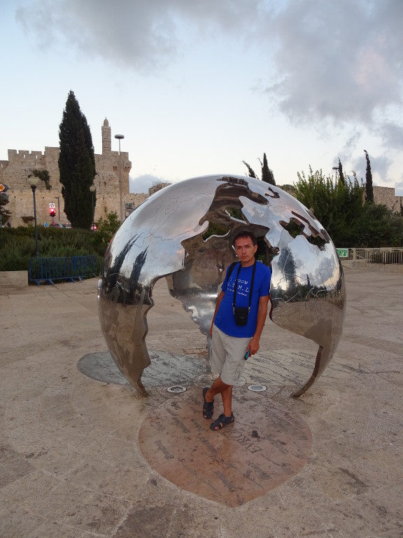 2018.09.07 Near the Old City of Jerusalem, in a park in front of the Mishkenot Sha'ananim Jewish neighborhood there is a globe like this.