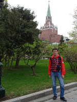2019.04.27 В Александровском саду на фоне Троицкой башни Кремля.