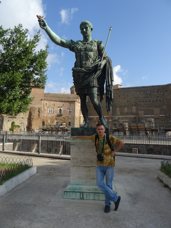 2019.10.03 Here's Roman emperor Augustus (Imp. Caesari Avgvsto Divif Patri Patriae) with flowers, and me somehow relaxed without.
