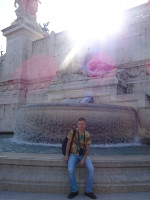 2019.10.03 С фонтаном «Тирренское море» (в правой части Витториано) и не очень удачно против солнца.