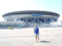 2021.07.11 На фоне грандиозного стадиона «Газпром-арена», который я лучше буду называть «Санкт-Петербург». 😛