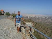 2021.08.02 Точно последняя фотография меня 🙈 с высоты 750 метров кипрской горы Креста / Ставровуни (Σταυροβούνι).