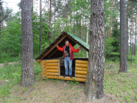 2022.06.19 I have found a forest hut (a picnic house) on the way to Gus-Khrustalny (Vladimir region, Russian).