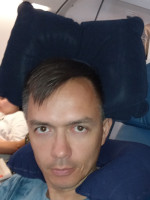 2022.08.17 It has become a tradition to be photographed in the image of Napoleon using inflatable pillows on international flights. 👨‍🎓