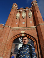 2022.10.11 По центру Королевских ворот (Königstor) Калининграда (Königsberg) – одних из 8-ми сохранившихся городских ворот (6/8).