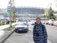 2022.10.13 По прилёте из Калининграда в Москву, в аэропорту Внуково. Только при подготовке публикации я заметил, что водитель ближайшего автомобиля залепил его госномер. 🤦