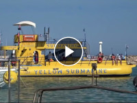 “We didn't live in the yellow submarine, yellow submarine, yellow submarine”. Мы просто видели её в бухте айя-напского порта (Λιμανάκι Αγίας Νάπας) (видеозапись).
